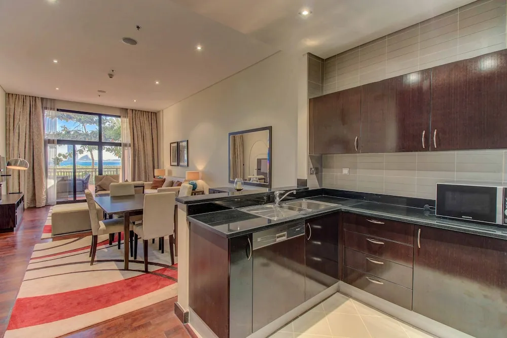 ONE BEDROOM SEAVIEW (RANG16)