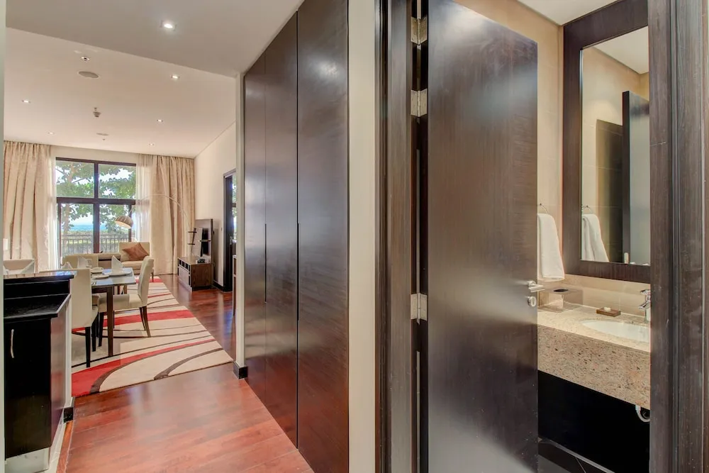ONE BEDROOM GROUND LEVEL (RANG10)