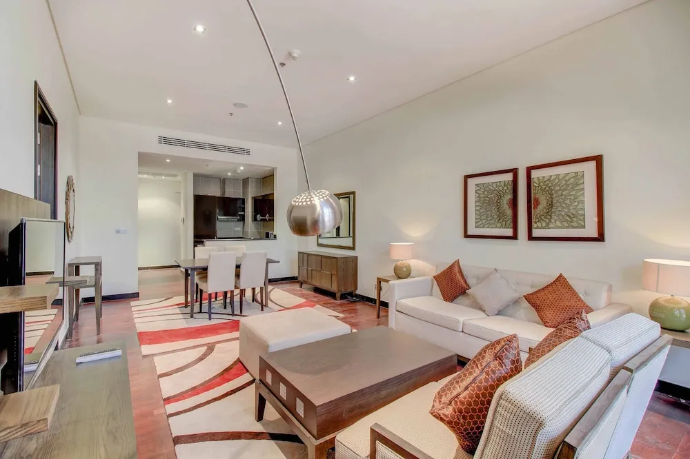 ONE BEDROOM GROUND LEVEL (RANG10)