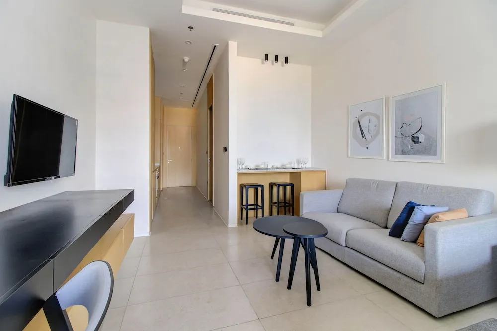 STUDIO APARTMENT (RAN 802M)