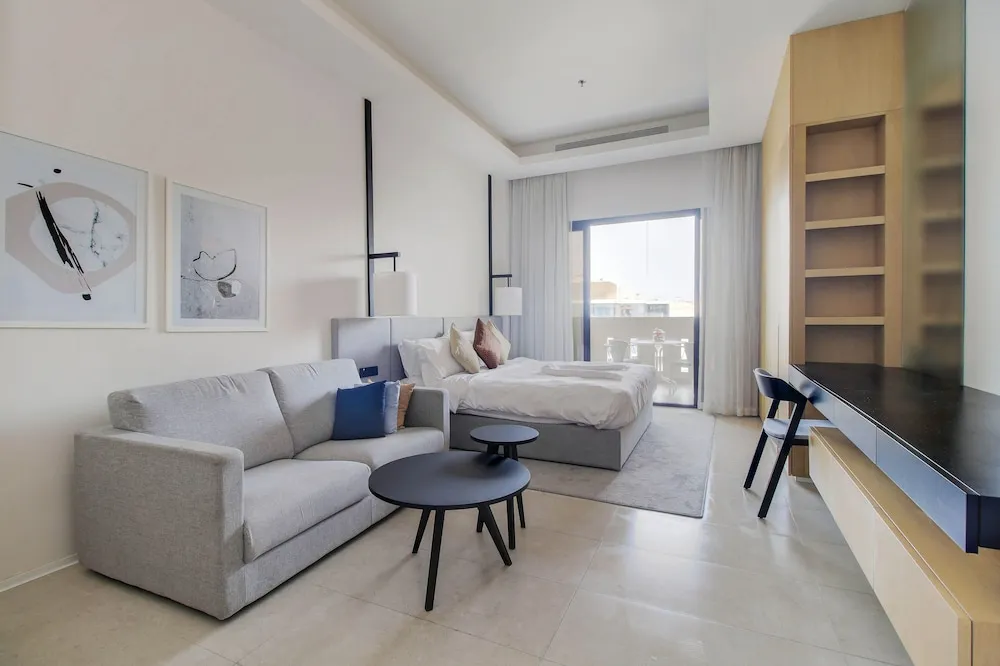 STUDIO APARTMENT (RAN 802M)