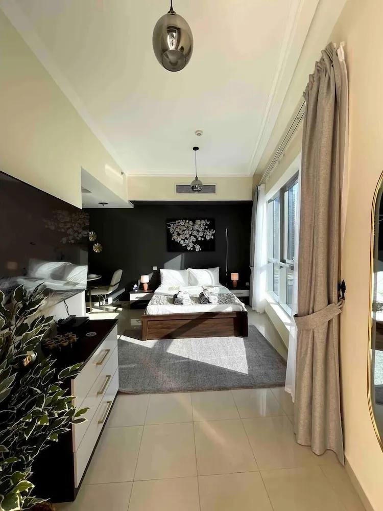 Deluxe Stüdyo, Koy Manzaralı
