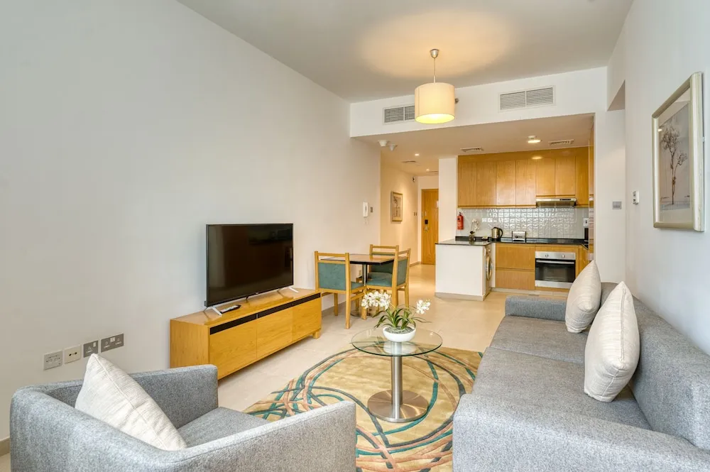 Deluxe One-bedroom Apartment