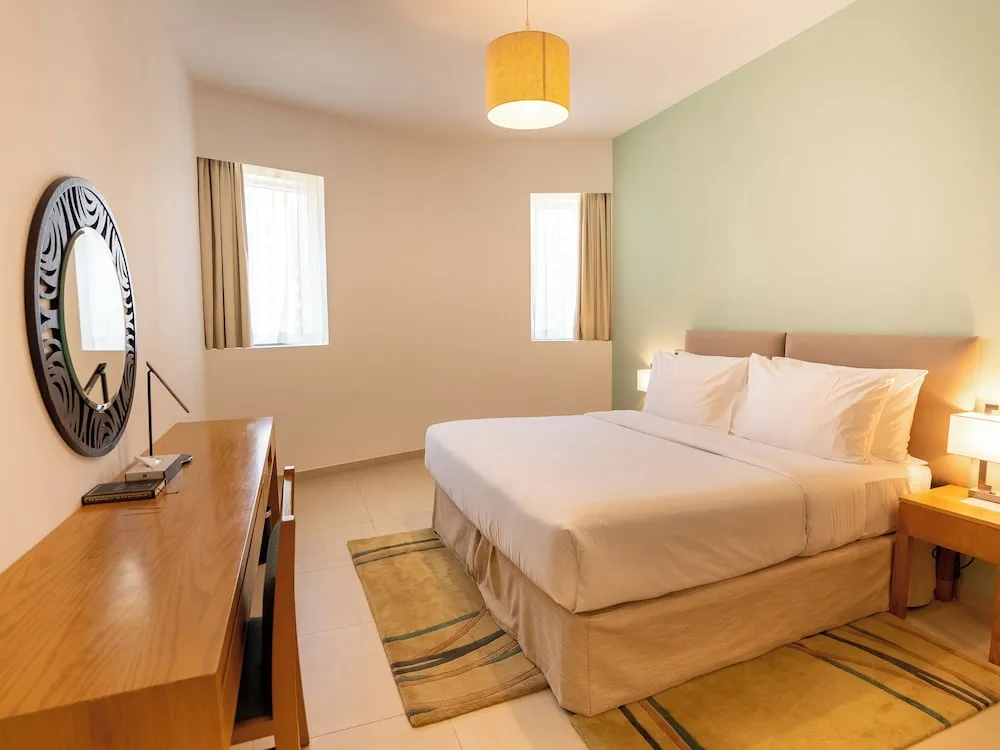 Deluxe One-bedroom Apartment