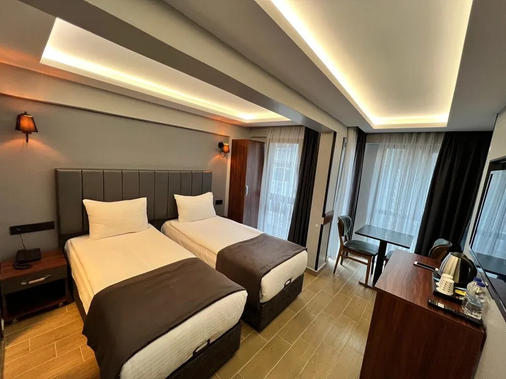 Economy Oda, Balkon