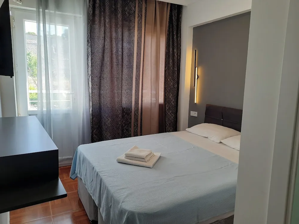 Classic Tek Büyük Yataklı Oda, Balkon, Şehir Manzaralı