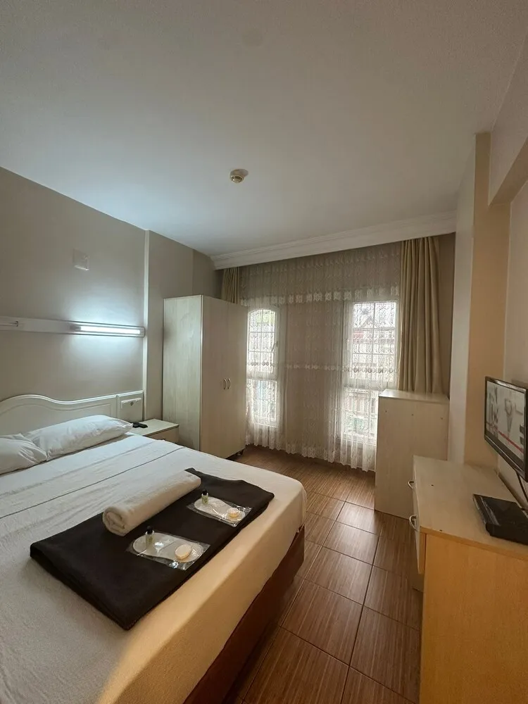 Standard Tek Büyük Yataklı Oda