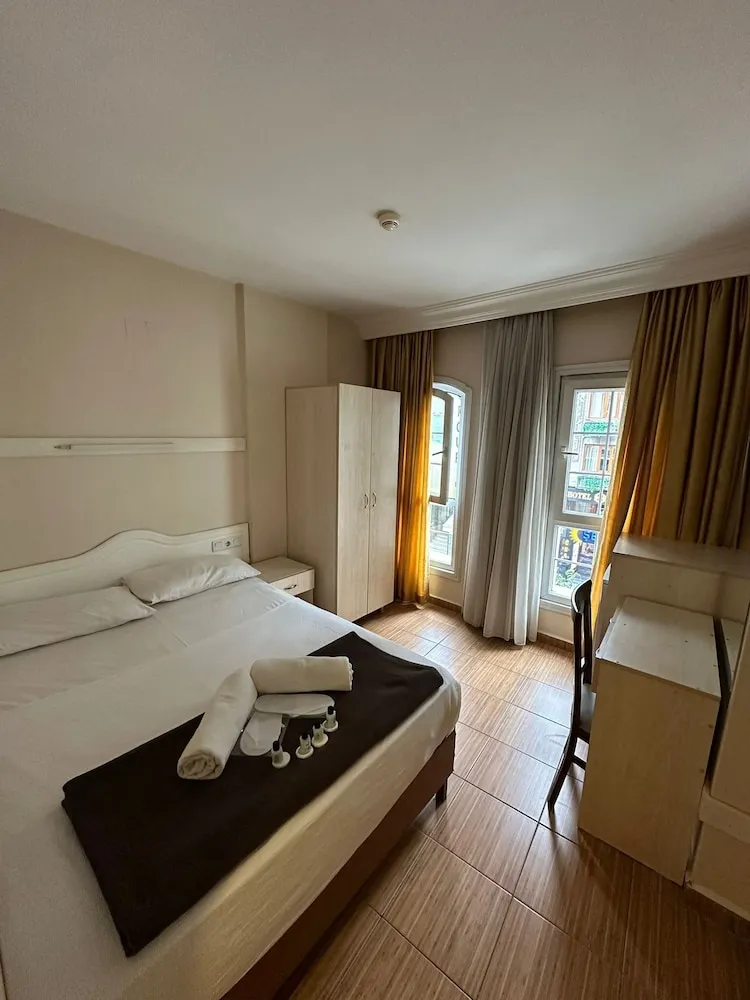 Standard Tek Büyük Yataklı Oda