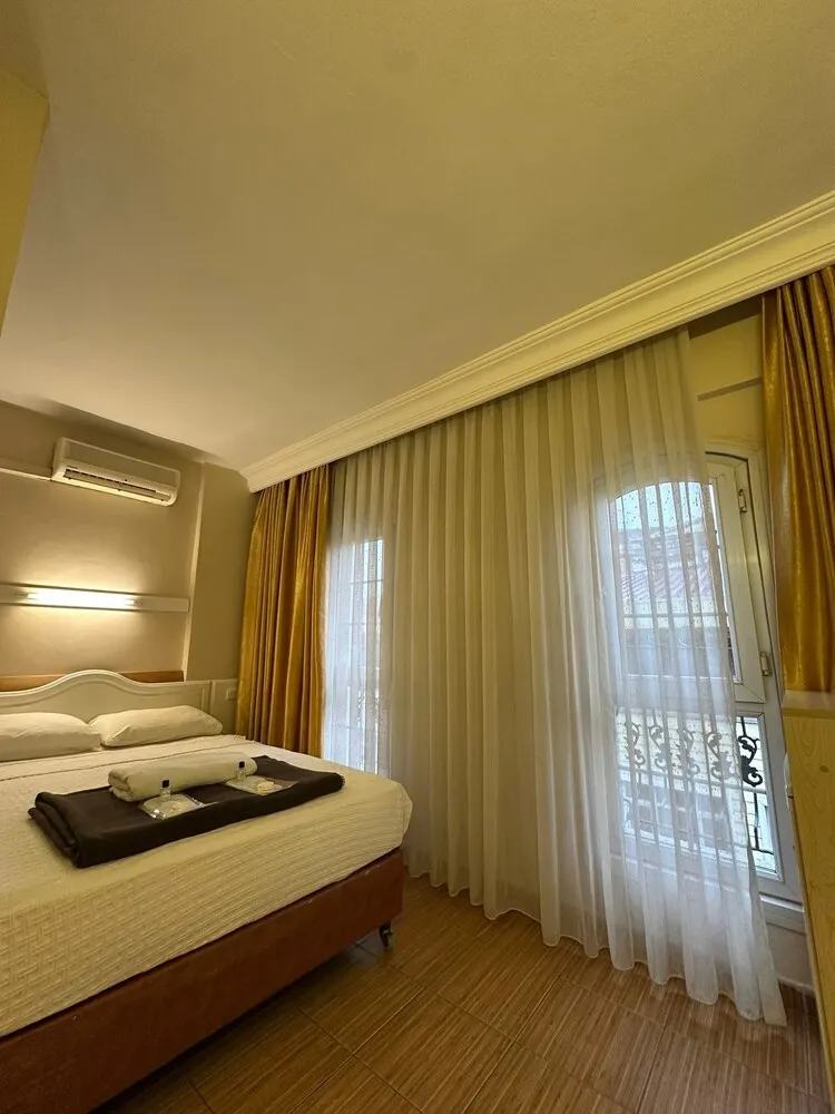 Standard Tek Büyük Yataklı Oda