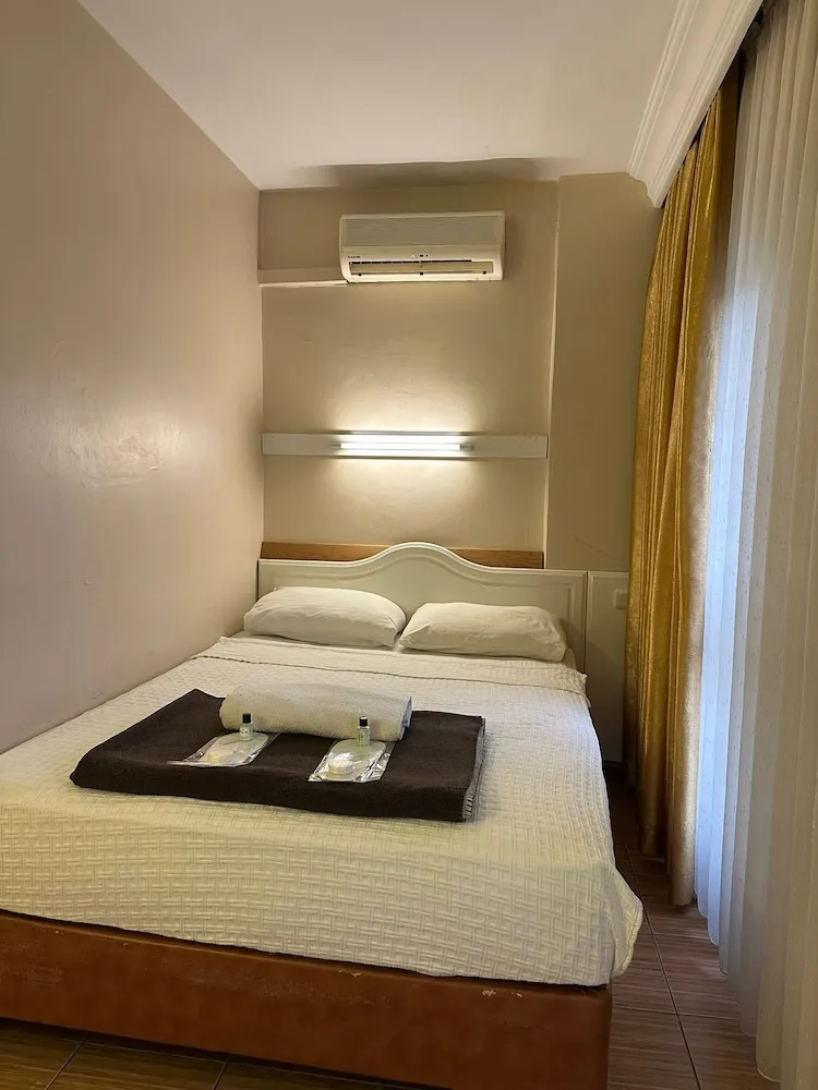 Economy Tek Büyük Yataklı Oda