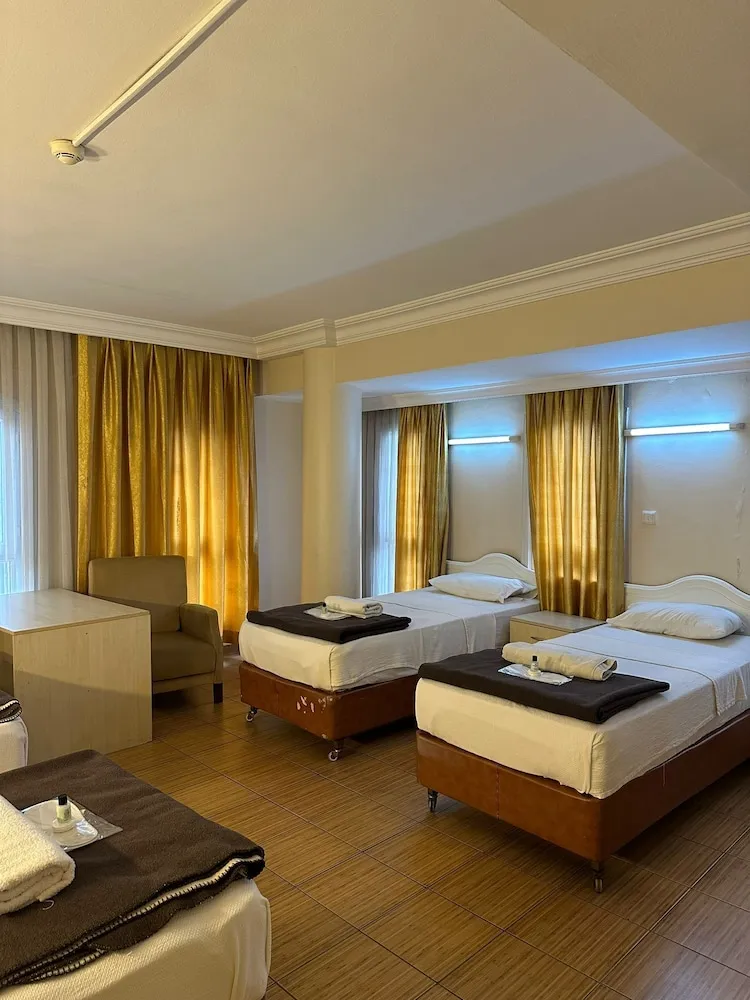 Standard Dört Kişilik Oda