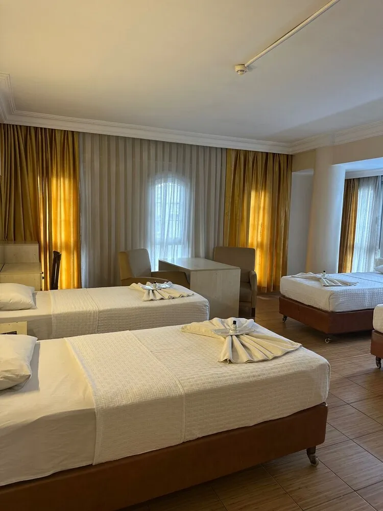 Standard Dört Kişilik Oda