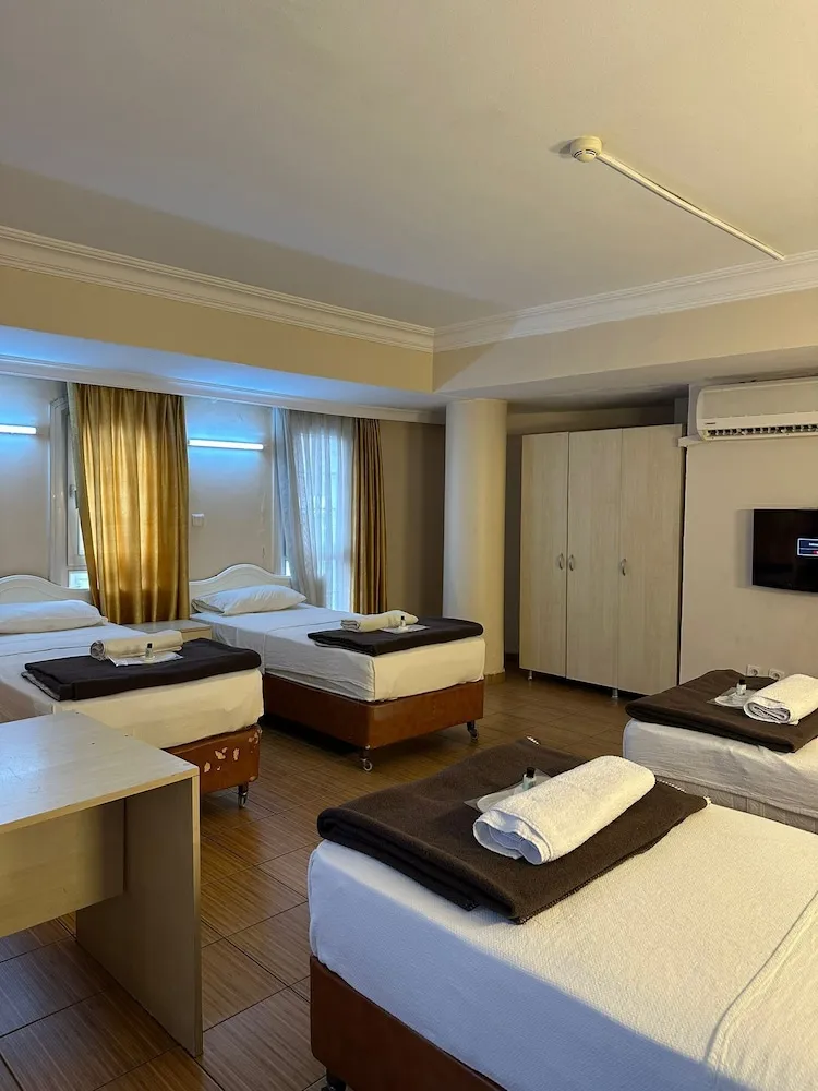 Standard Dört Kişilik Oda