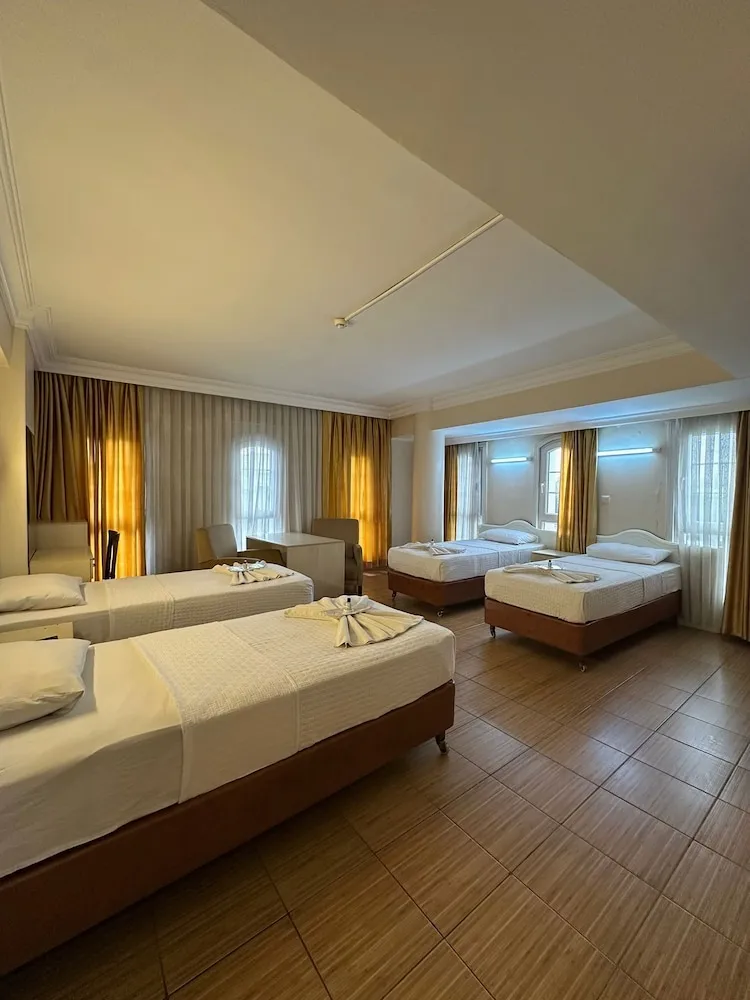 Standard Dört Kişilik Oda