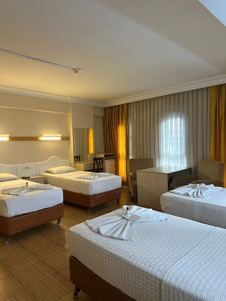 Standard Dört Kişilik Oda