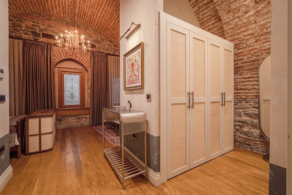 QUEEN SUITE
