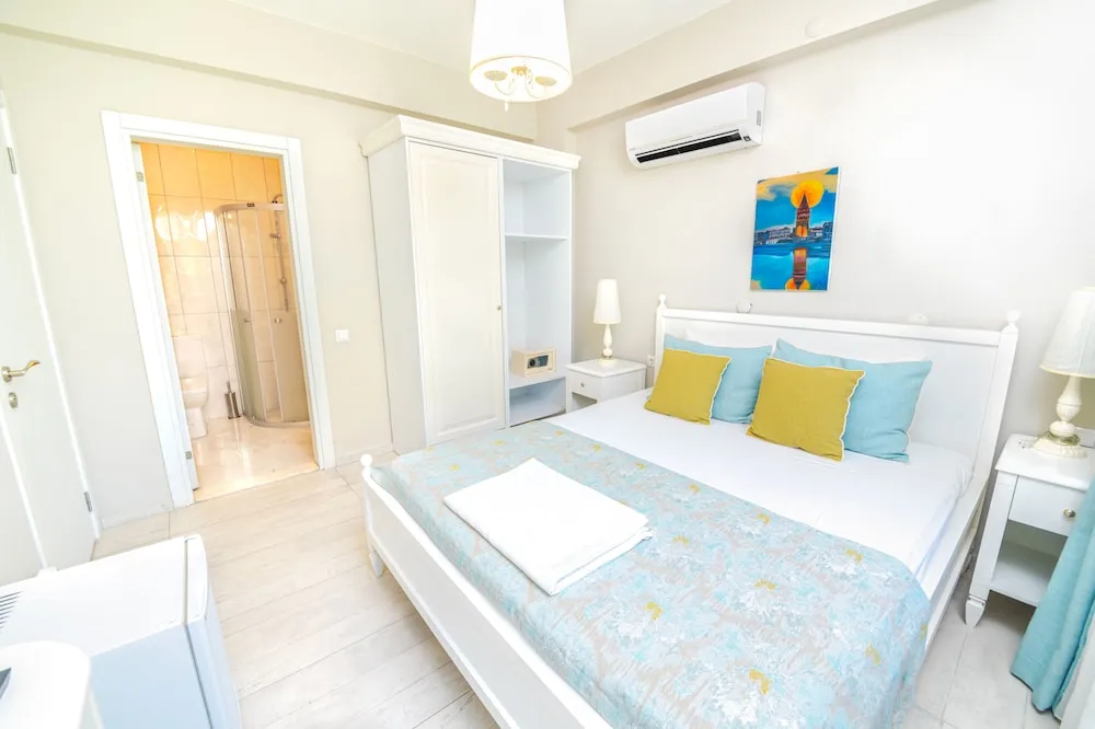 Standard Tek Büyük Yataklı Oda