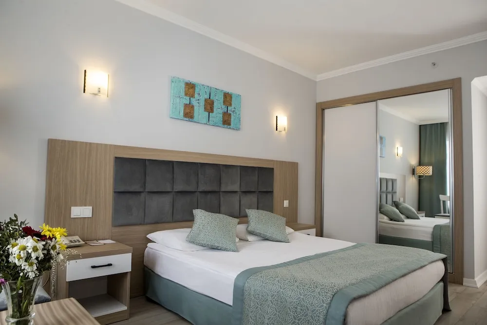 Corner Suite Sea View