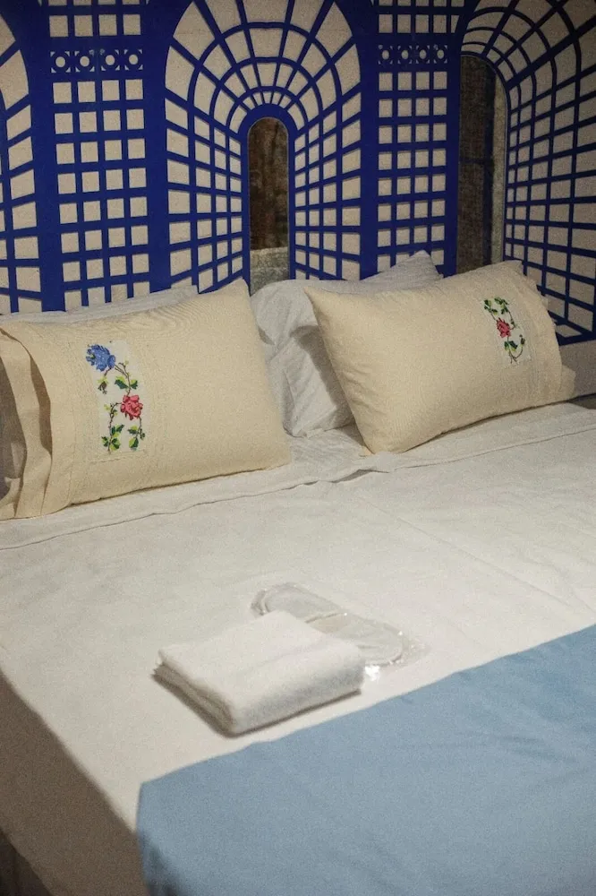 Basic Tek Büyük Yataklı Oda, Avlu Manzaralı