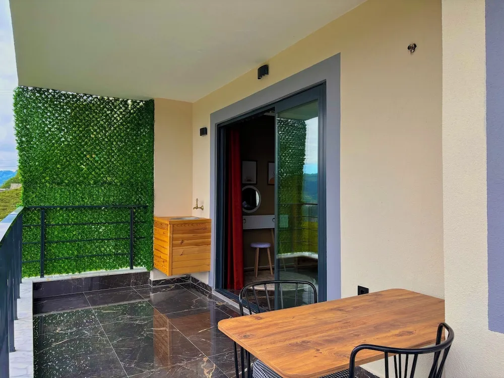 Basic Bungalov, Dağ Manzaralı