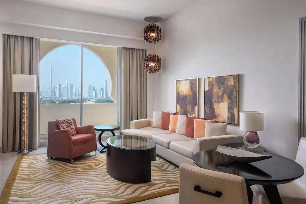 1 Bedroom Apartment, Skyline View