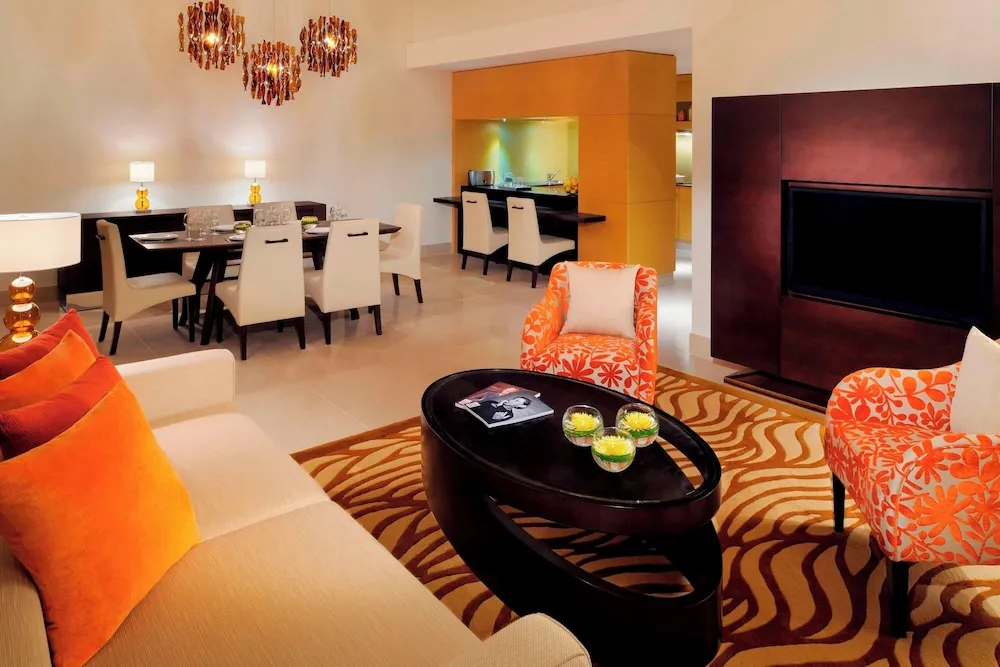 3 Bedroom Apartment, Skyline View