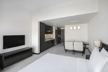 Hyatt Place Dubai Jumeirah Residences
