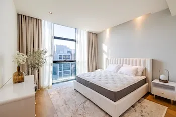 Cozy & Large 1BR Citywalk Building 7
