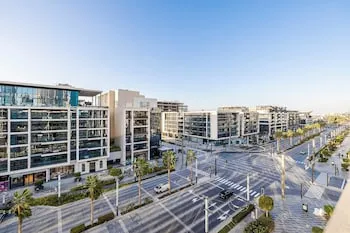 Cozy & Large 1BR Citywalk Building 7