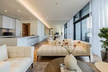 Cozy & Large 1BR Citywalk Building 7