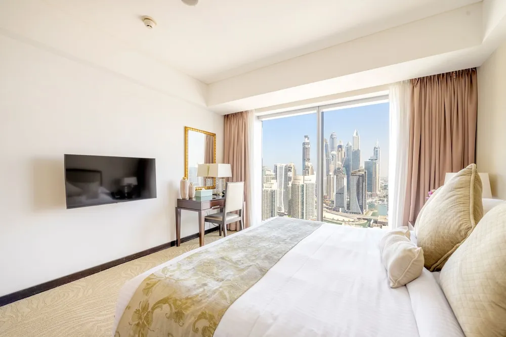 Deluxe 1BR Suite