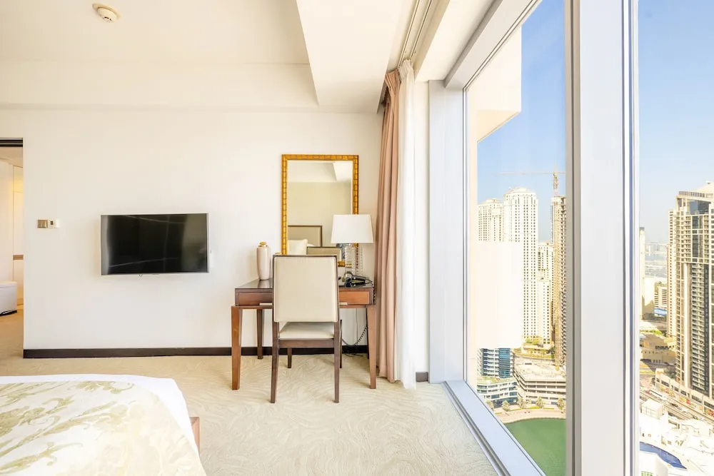 Deluxe 1BR Suite