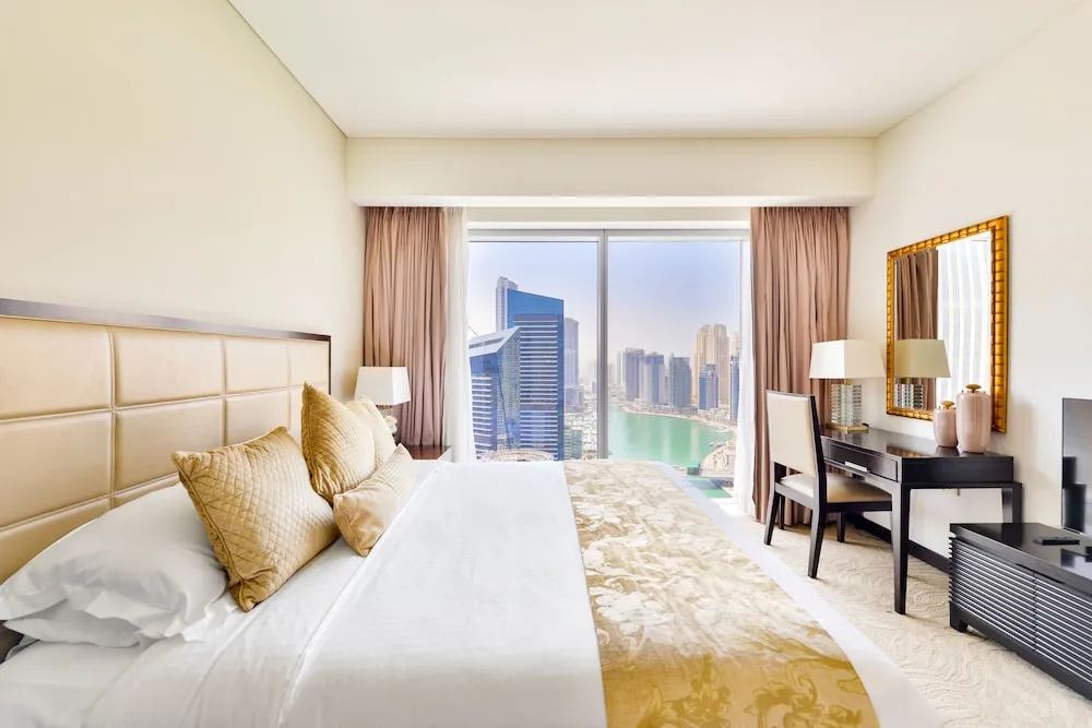 Deluxe 1BR Suite