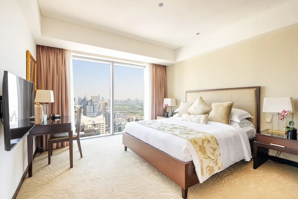 Deluxe 1BR Suite