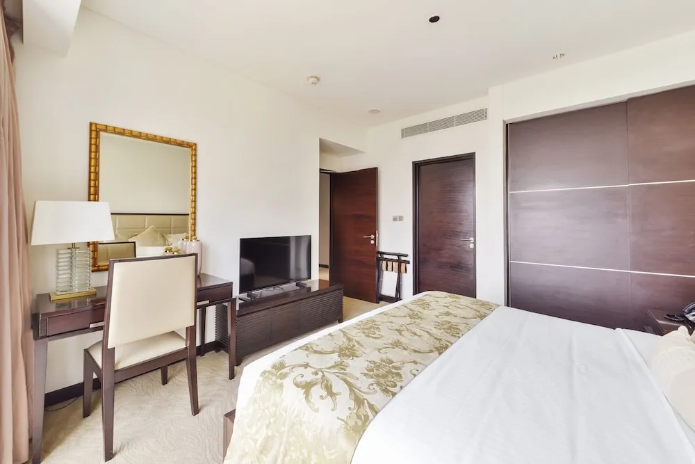 Deluxe 2BR Suite