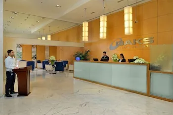 Oaks Liwa Heights Suites