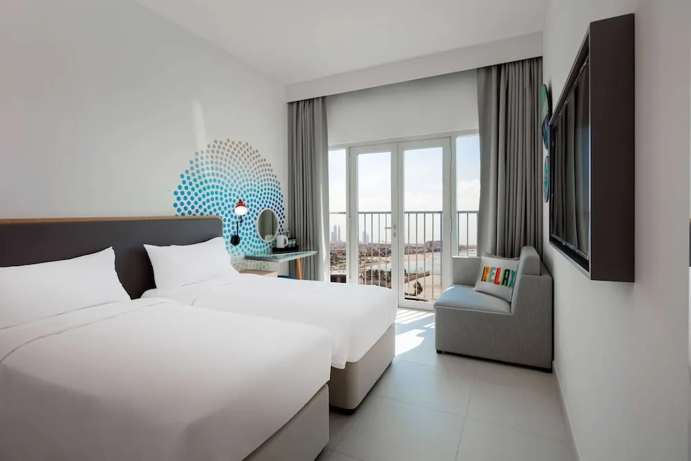 Rover Room Free Shuttle Service to Dubai Mall, Private Beach