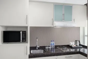 Leva Hotel and Suites, Mazaya Centre
