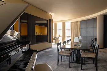 Jumeirah Emirates Towers Dubai