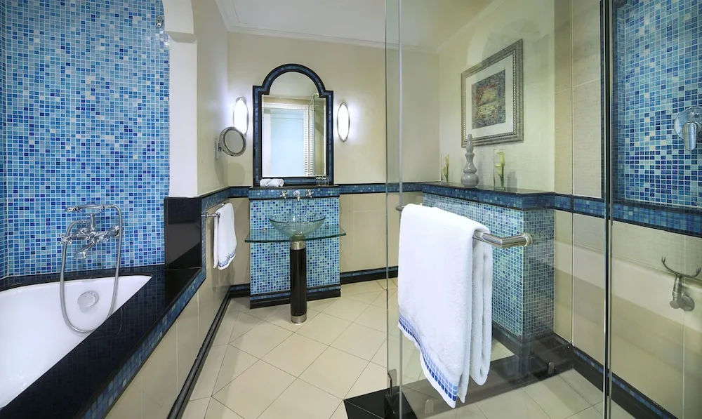 Family Oda, 2 Tek Kişilik Yatak, Sigara İçilebilir, Kısmi Deniz Manzarası (Tower)