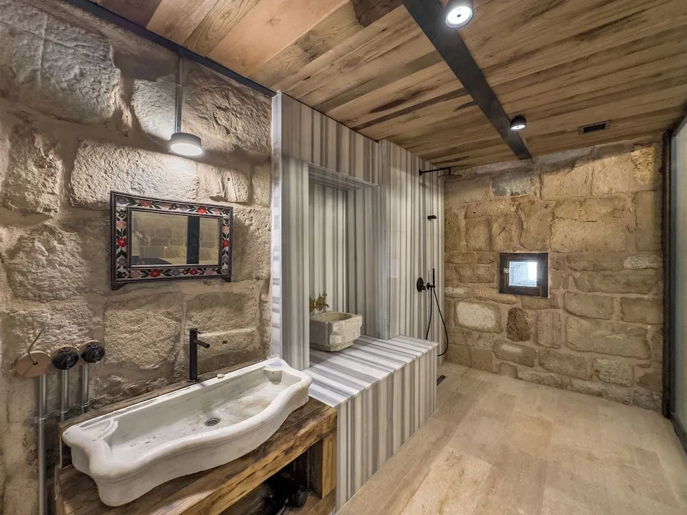 Deluxe Oda, 1 En Büyük (King) Boy Yatak