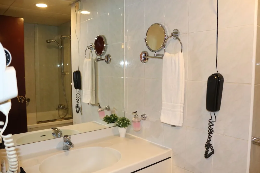Deluxe Üç Kişilik Oda, Balkon, Deniz Manzaralı