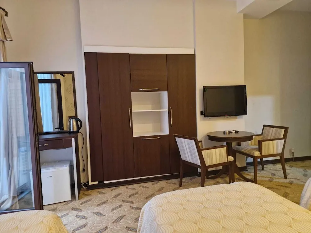 Standard Üç Kişilik Oda, Şehir Manzaralı