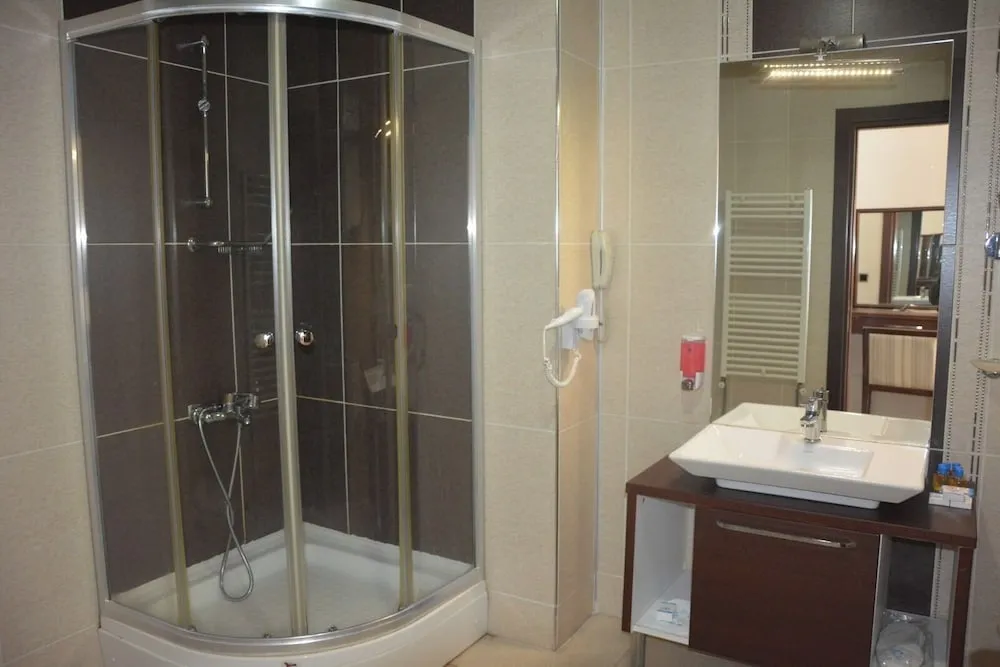Standard Üç Kişilik Oda, Şehir Manzaralı