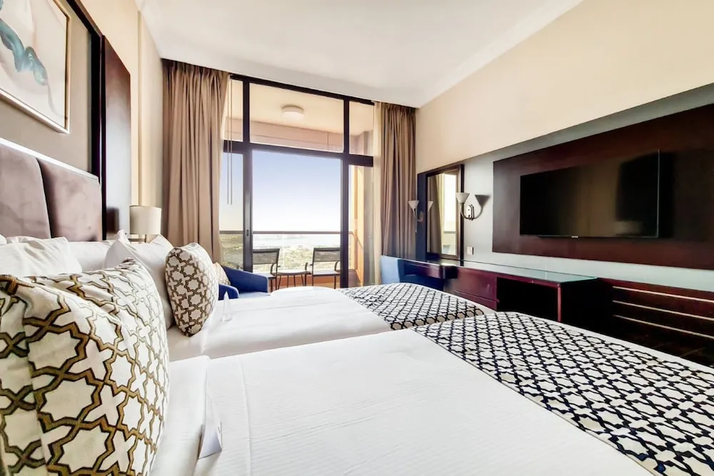 One Bedroom Apartment Sea View