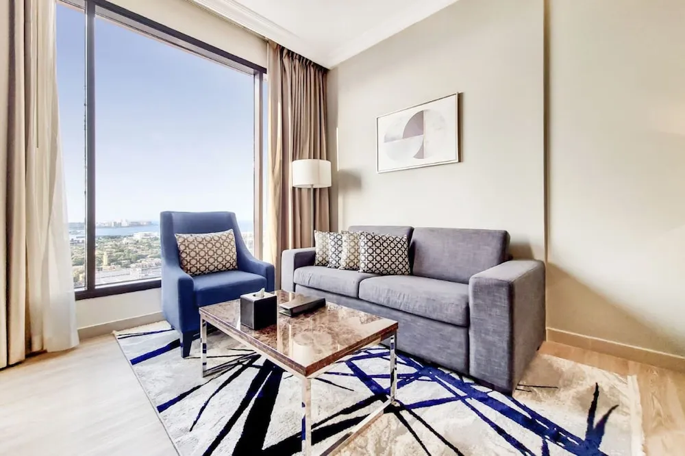 One Bedroom Apartment Sea View