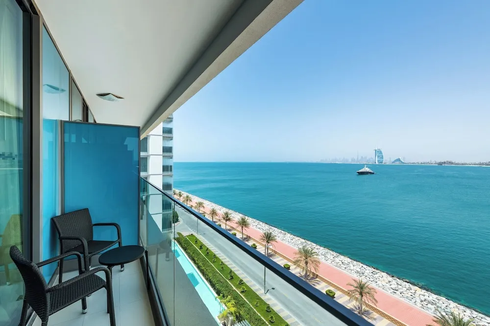 Oda, 1 En Büyük (King) Boy Yatak, Sigara İçilmez, Deniz Manzaralı (Balcony)