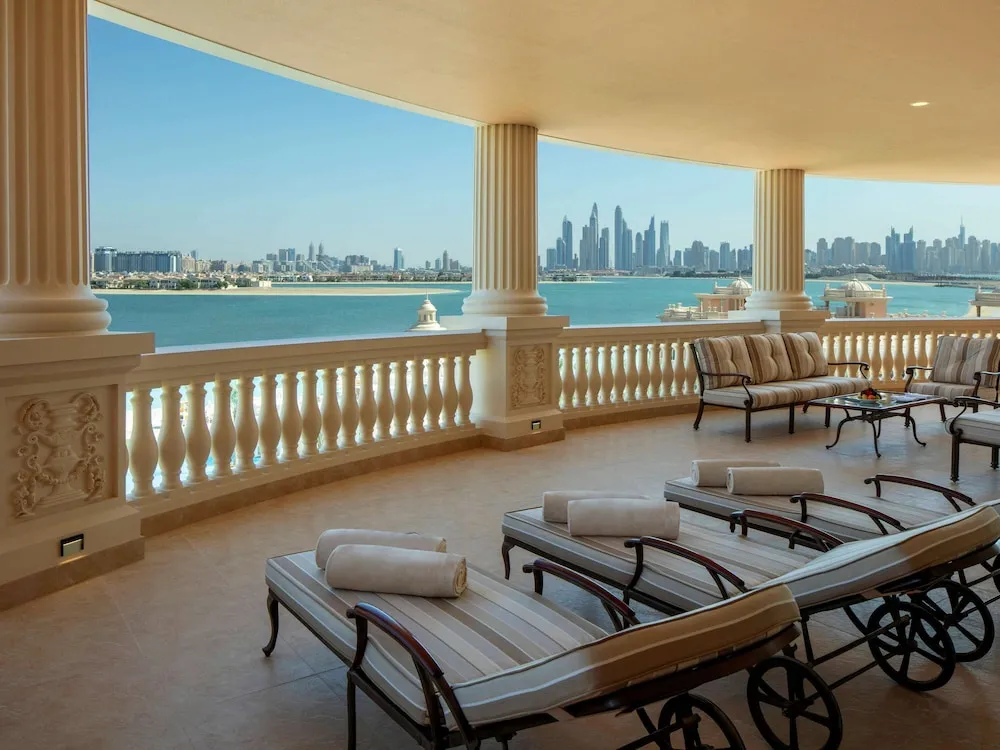 Raffles, Presidential Süit, 1 En Büyük (King) Boy Yatak, Balkon