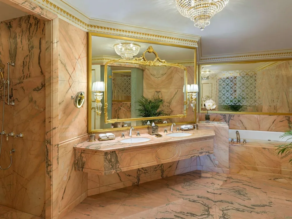Raffles, Presidential Süit, 1 En Büyük (King) Boy Yatak, Balkon