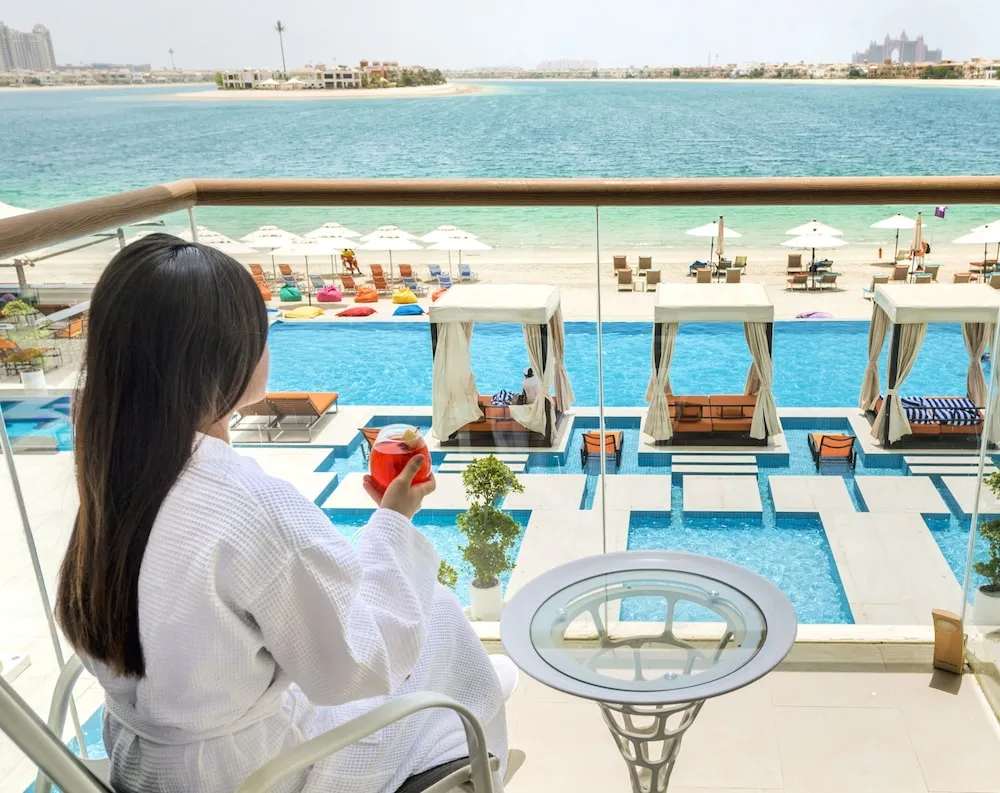 One-Bedroom Suite with Sea View and Hotel Private Beach Access